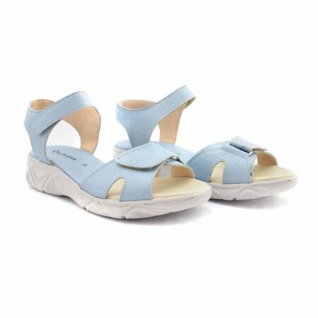 Sandalias mujer Perla Gravagna cuero celeste